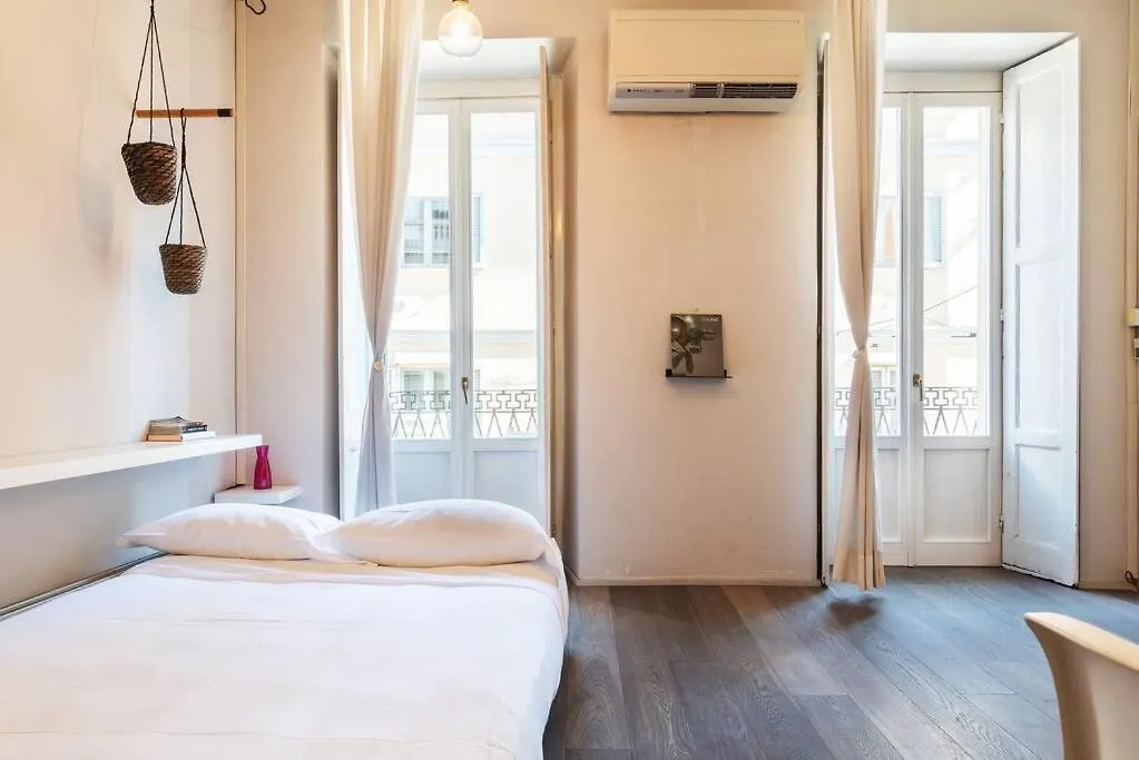 Ampio Monolocale Nel Cuore Di Brera Milan
